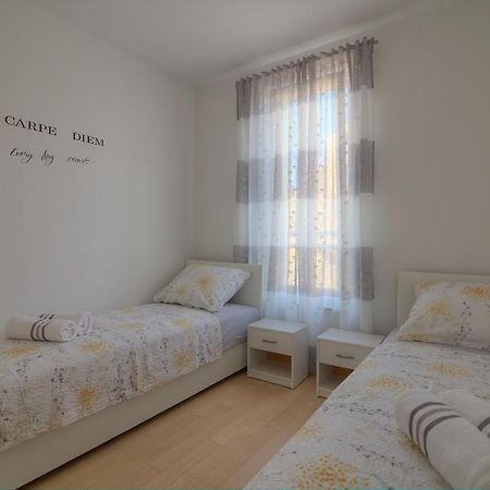 Apartman Nehaj Apartment เซนญ์ ภายนอก รูปภาพ