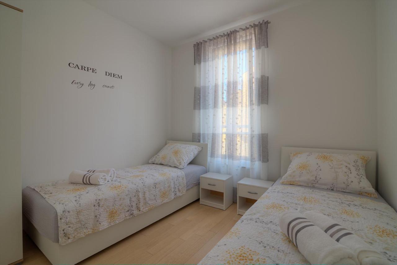 Apartman Nehaj Apartment เซนญ์ ภายนอก รูปภาพ
