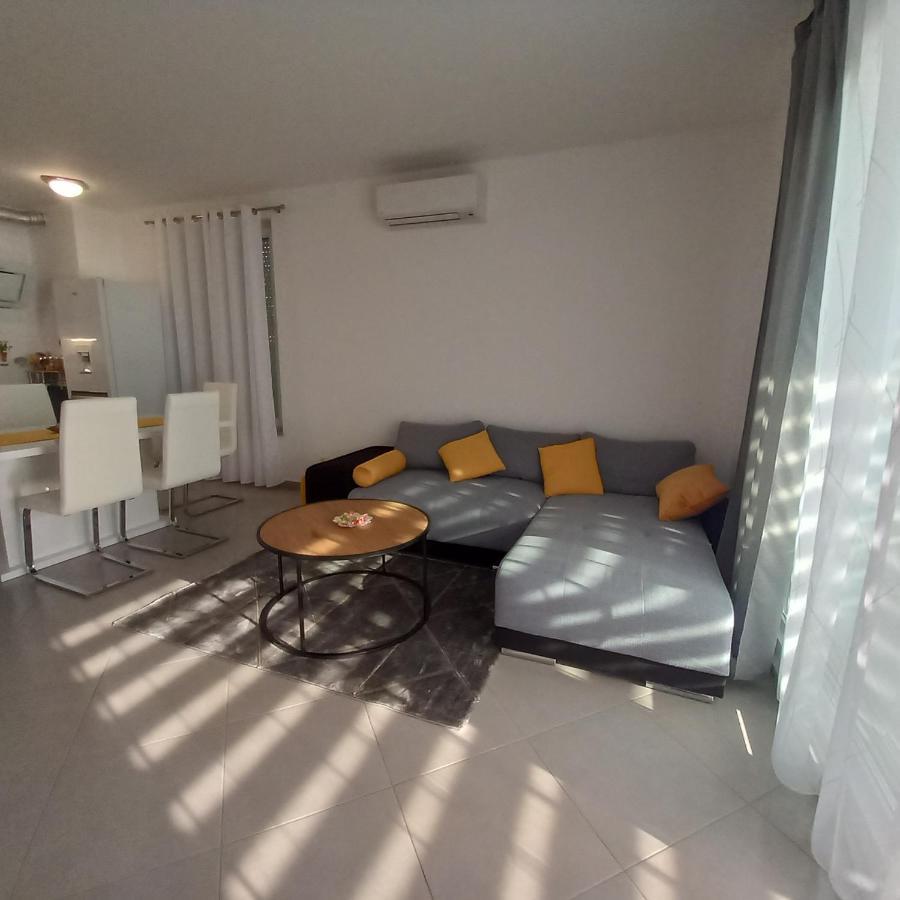 Apartman Nehaj Apartment เซนญ์ ภายนอก รูปภาพ