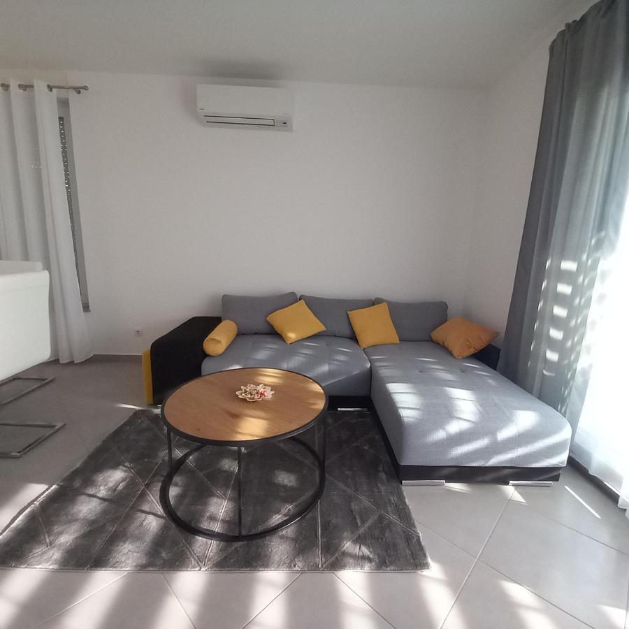 Apartman Nehaj Apartment เซนญ์ ภายนอก รูปภาพ